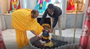 महाशिवरात्रि पर मंदिरों में शिव भक्तों का लगा मेला महाशिवरात्रि पर मंदिरों में शिव भक्तों का लगा मेला