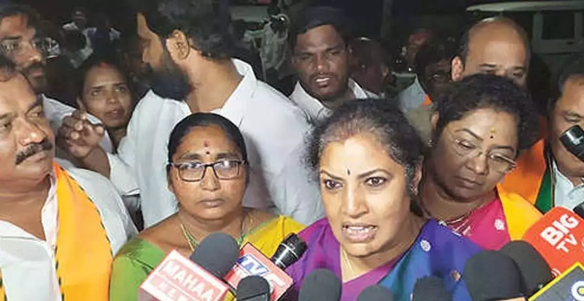 Andhra: भाजपा ने विधानसभा में उपस्थित नहीं होने के लिए वाईएसआरसीपी विधायकों की आलोचना की Andhra: भाजपा ने विधानसभा में उपस्थित नहीं होने के लिए वाईएसआरसीपी विधायकों की आलोचना की