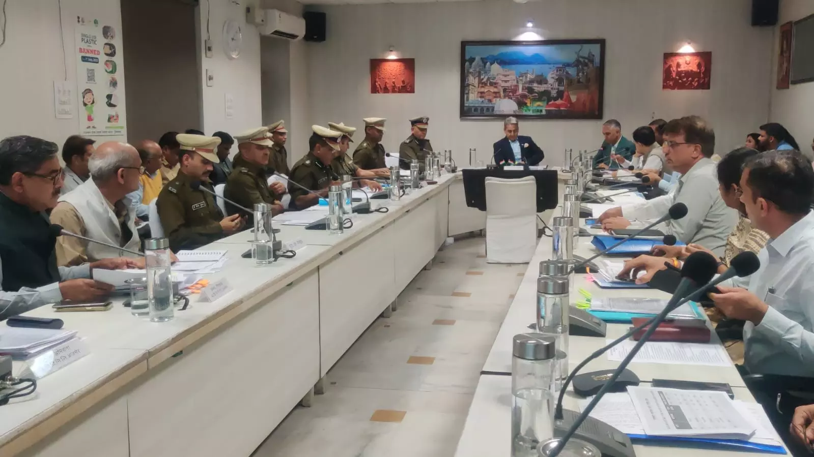 Jaipur: अधिकारी संवेदनशील होकर करें काम, आमजन को दें राहत -मुख्य सचिव Jaipur: अधिकारी संवेदनशील होकर करें काम, आमजन को दें राहत -मुख्य सचिव
