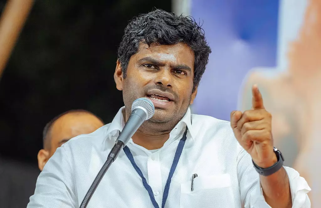 तीन भाषा नीति पर डीएमके के नाटक पर कोई विश्वास नहीं करेगा: Annamalai तीन भाषा नीति पर डीएमके के नाटक पर कोई विश्वास नहीं करेगा: Annamalai
