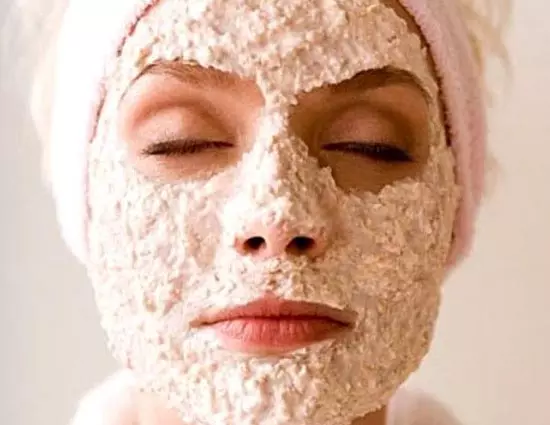 Skin care: चेहरे को चमकदार बनाने के लिए स्क्रबिंग करें Skin care: चेहरे को चमकदार बनाने के लिए स्क्रबिंग करें