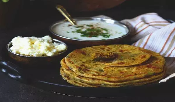 Recipe : अब घर पर बनाएं रेस्टोरेंट स्टाइल मेथी पराठा Recipe : अब घर पर बनाएं रेस्टोरेंट स्टाइल मेथी पराठा
