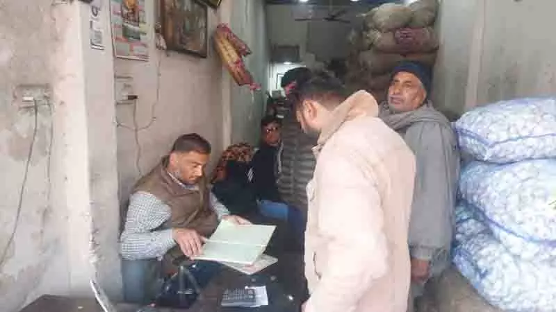 Talwara में नगर निगम चुनाव से पहले छापेमारी से तनाव Talwara में नगर निगम चुनाव से पहले छापेमारी से तनाव