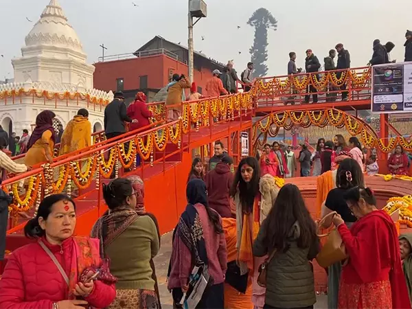 Nepal में महाशिवरात्रि का त्यौहार भक्ति, प्रार्थना और अनुष्ठानों के साथ मना रहे Nepal में महाशिवरात्रि का त्यौहार भक्ति, प्रार्थना और अनुष्ठानों के साथ मना रहे
