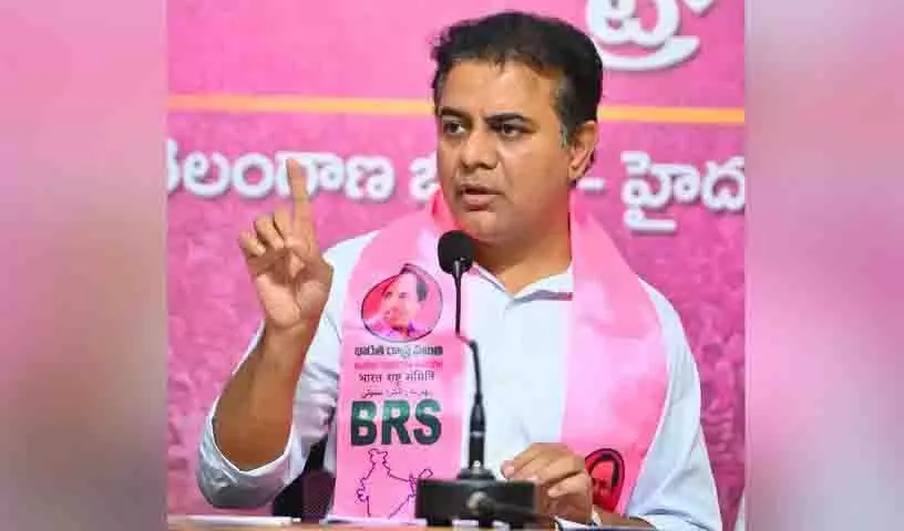 KTR ने तेलंगाना की आर्थिक गिरावट के लिए रेवंत रेड्डी को जिम्मेदार ठहराया KTR ने तेलंगाना की आर्थिक गिरावट के लिए रेवंत रेड्डी को जिम्मेदार ठहराया