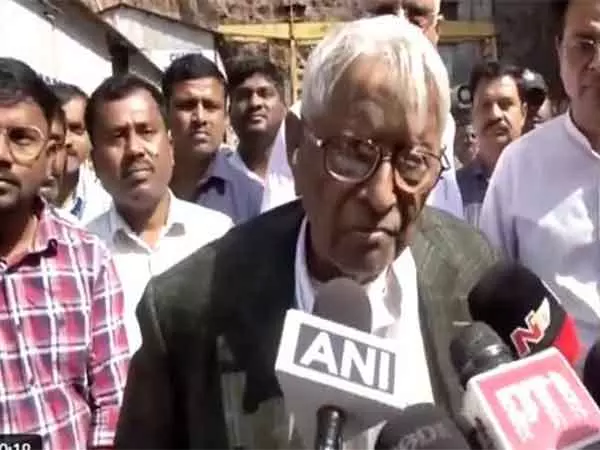 हम फंसे हुए सभी 8 श्रमिकों को बचाने की पूरी कोशिश करेंगे: जेपी समूह के संस्थापक जयप्रकाश गौड़ हम फंसे हुए सभी 8 श्रमिकों को बचाने की पूरी कोशिश करेंगे: जेपी समूह के संस्थापक जयप्रकाश गौड़