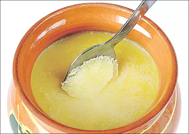 Andhra: घी तैयार करने में रसायनों का उपयोग Andhra: घी तैयार करने में रसायनों का उपयोग
