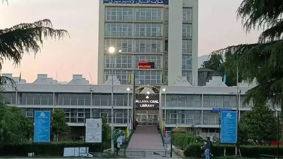 Kashmir विश्वविद्यालय में छात्र संघों पर ‘मौखिक प्रतिबंध’ से नई बहस छिड़ गई Kashmir विश्वविद्यालय में छात्र संघों पर ‘मौखिक प्रतिबंध’ से नई बहस छिड़ गई