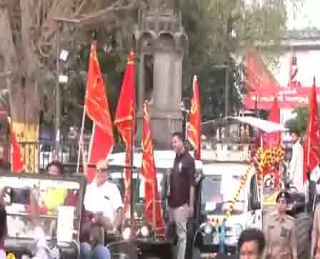भक्तों ने महा शिवरात्रि पर देवी भद्रकाली की भव्य 6.25 किलोमीटर लंबी नगर शोभा यात्रा निकाली भक्तों ने महा शिवरात्रि पर देवी भद्रकाली की भव्य 6.25 किलोमीटर लंबी नगर शोभा यात्रा निकाली