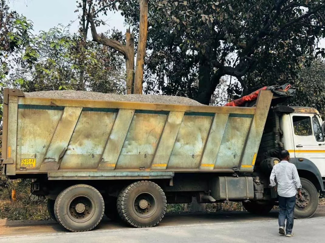 CG: बिना तारपोलिन से ढके, कच्चे माल, उत्पाद एवं अपशिष्ट परिवहन का मामला CG: बिना तारपोलिन से ढके, कच्चे माल, उत्पाद एवं अपशिष्ट परिवहन का मामला