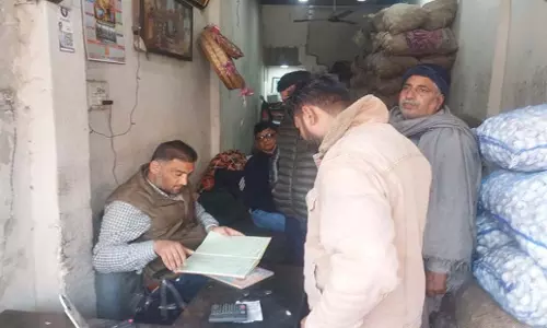Punjab: तलवाड़ा में नगर निगम चुनाव से पहले छापेमारी से तनाव