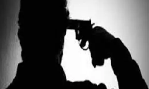 Sonipat : व्यापारी ने उठाया बड़ा कदम, मौके पर पहुंची पुलिस Sonipat : व्यापारी ने उठाया बड़ा कदम, मौके पर पहुंची पुलिस