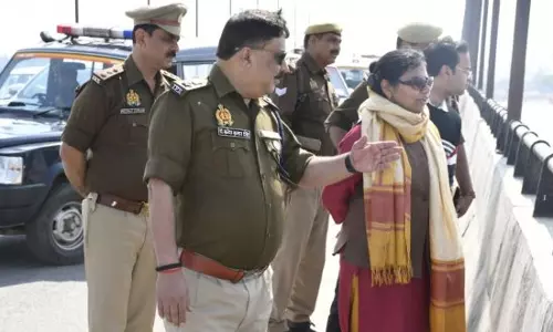 Badaun: जिलाधिकारी निधि श्रीवास्तव ने कछला घाट व मंदिरों का निरीक्षण किया Badaun: जिलाधिकारी निधि श्रीवास्तव ने कछला घाट व मंदिरों का निरीक्षण किया