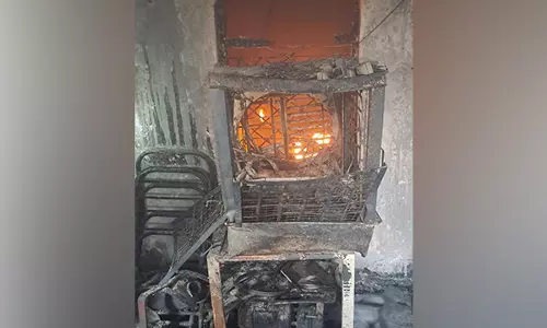 Mayapuri इलाके में फैक्ट्री में लगी आग, किसी के हताहत होने की खबर नहीं Mayapuri इलाके में फैक्ट्री में लगी आग, किसी के हताहत होने की खबर नहीं