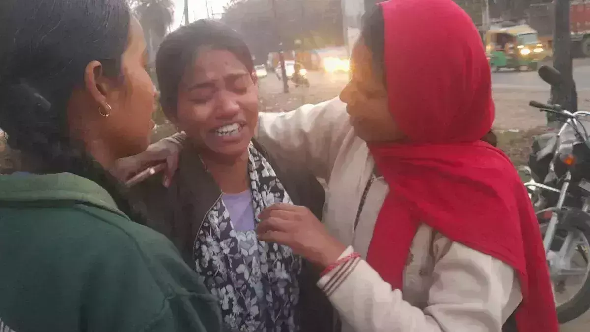 Muzaffarnagar: सामान्य हिंदी के परीक्षार्थियों को बांटा साहित्य हिंदी का पेपर Muzaffarnagar: सामान्य हिंदी के परीक्षार्थियों को बांटा साहित्य हिंदी का पेपर