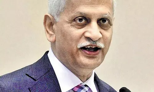 पूर्व सीजेआई जेपीसी के समक्ष पेश हुए, ओएनओई के आयोजन में सावधानी बरतने का आह्वान किया पूर्व सीजेआई जेपीसी के समक्ष पेश हुए, ओएनओई के आयोजन में सावधानी बरतने का आह्वान किया
