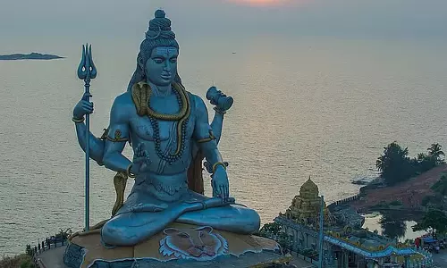 देशभर में महा शिवरात्रि की धूम: शिव मंदिरों में विशेष पूजा