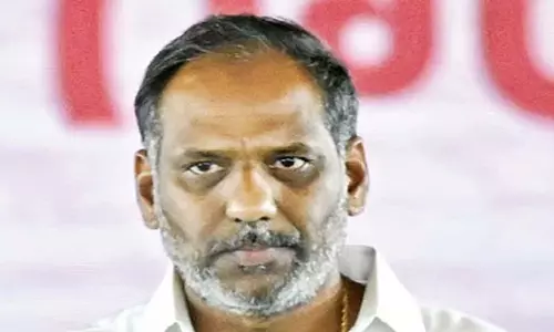 Andhra: ऊर्जा मंत्री गोत्तीपति रवि कुमार ने प्रगति की समीक्षा की Andhra: ऊर्जा मंत्री गोत्तीपति रवि कुमार ने प्रगति की समीक्षा की