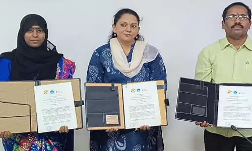 Andhra: एपीएसएसडीसी ने वैश्विक नर्सिंग नौकरियों के लिए समझौता ज्ञापन पर हस्ताक्षर किए Andhra: एपीएसएसडीसी ने वैश्विक नर्सिंग नौकरियों के लिए समझौता ज्ञापन पर हस्ताक्षर किए