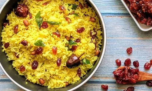 Lemon Rice Recipe: घर पर बनाना चाहते हैं बाजार जैसा लेमन राइस, तो अपनाएं ये तरीका