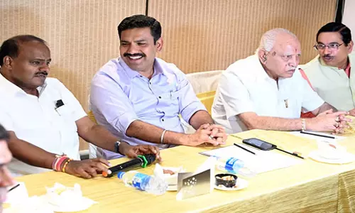 Karnataka: जेडीएस-भाजपा की बैठक ने कर्नाटक में बजट सत्र के लिए मंच तैयार कर दिया