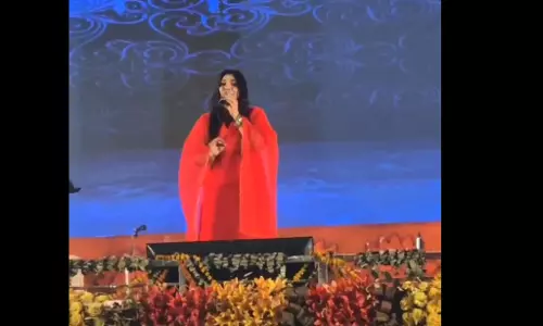 गायिका स्वाति मिश्रा के भजनों पर मंत्रमुग्ध हुआ राजिम कुंभ, वीडियो