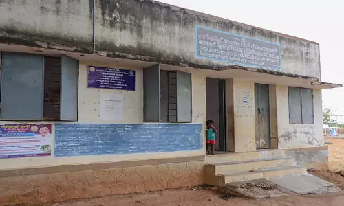 Tamil Nadu: मानव मल पाए जाने के बाद अभिभावकों ने बच्चों को स्कूल भेजना बंद कर दिया Tamil Nadu: मानव मल पाए जाने के बाद अभिभावकों ने बच्चों को स्कूल भेजना बंद कर दिया
