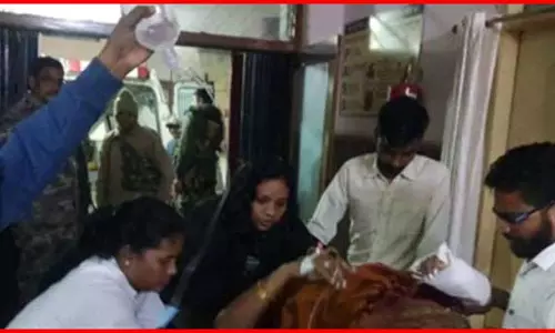 महाकुंभ से लौट रही महिला सांसद की गाड़ी हुई दुर्घटनाग्रस्त, हुईं घायल महाकुंभ से लौट रही महिला सांसद की गाड़ी हुई दुर्घटनाग्रस्त, हुईं घायल