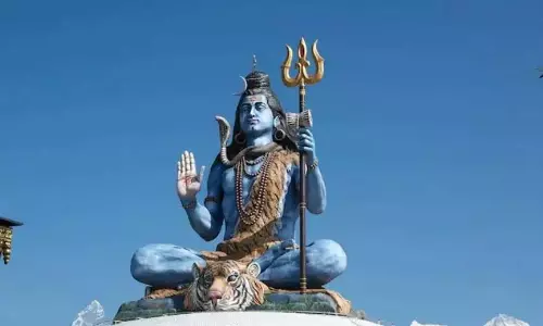 Godavari जिलों में शिव मंदिरों में भक्तों का पहुंचना शुरू Godavari जिलों में शिव मंदिरों में भक्तों का पहुंचना शुरू
