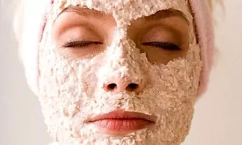 Skin care: चेहरे को चमकदार बनाने के लिए स्क्रबिंग करें Skin care: चेहरे को चमकदार बनाने के लिए स्क्रबिंग करें