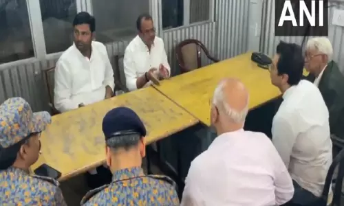 तेलंगाना के मंत्री ने चल रहे बचाव अभियान के बीच SLBC सुरंग ढहने वाली जगह का निरीक्षण किया
