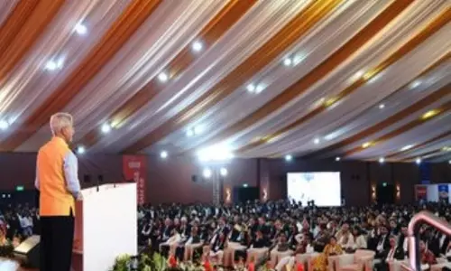 Assam हमारी एक्ट ईस्ट नीति के लिए केंद्र के रूप में कार्य कर सकता है: जयशंकर Assam हमारी एक्ट ईस्ट नीति के लिए केंद्र के रूप में कार्य कर सकता है: जयशंकर