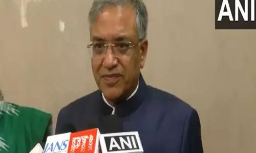 मुख्य चुनाव आयुक्त Gyanesh Kumar ने कहा- राष्ट्रीय सेवा की ओर पहला कदम मतदान है। मुख्य चुनाव आयुक्त Gyanesh Kumar ने कहा- राष्ट्रीय सेवा की ओर पहला कदम मतदान है।