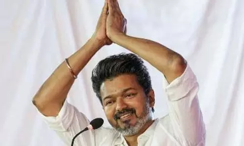 अभिनेता विजय ने डीएमके सरकार और केंद्र के खिलाफ ‘#गेटआउट अभियान’ शुरू किया अभिनेता विजय ने डीएमके सरकार और केंद्र के खिलाफ ‘#गेटआउट अभियान’ शुरू किया