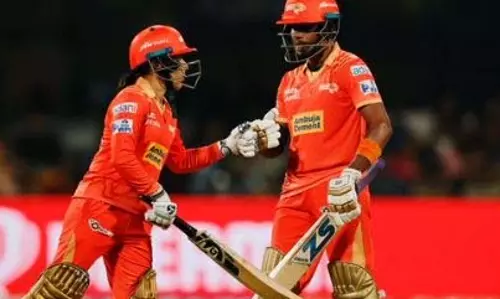 WPL: भारती फुलमाली ने DC के खिलाफ खराब शुरुआत के बाद गुजरात जायंट्स को 127/9 पर रोका WPL: भारती फुलमाली ने DC के खिलाफ खराब शुरुआत के बाद गुजरात जायंट्स को 127/9 पर रोका