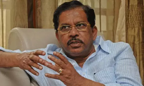 HM G Parameshwara ने कहा- सरकार गारंटी में संशोधन के पक्ष-विपक्ष पर चर्चा करेगी HM G Parameshwara ने कहा- सरकार गारंटी में संशोधन के पक्ष-विपक्ष पर चर्चा करेगी