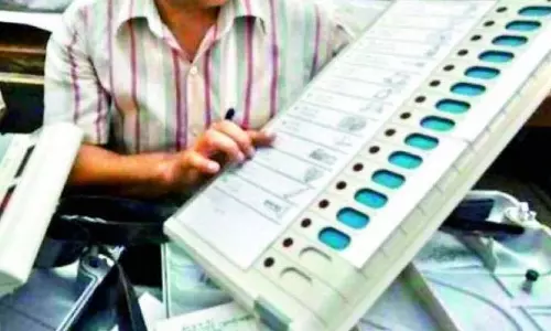 Telangana: शिक्षक कल MLC चुनाव के लिए दो बार मतदान करेंगे Telangana: शिक्षक कल MLC चुनाव के लिए दो बार मतदान करेंगे
