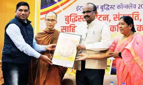 बुद्धवनम के पूर्व विशेष अधिकारी Mallepally लक्ष्मैया को सम्मानित किया