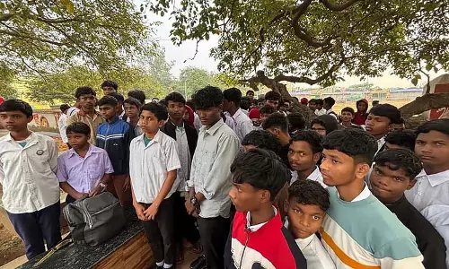 Odisha: आदिवासी स्कूल के छात्रों ने ‘उपेक्षा’ के चलते 25 किलोमीटर पैदल यात्रा की