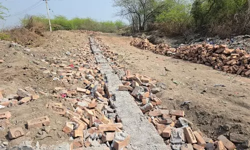 Haryana : झज्जर गांव में कब्रिस्तान की दीवार गिराई गई, 6 पर मामला दर्ज