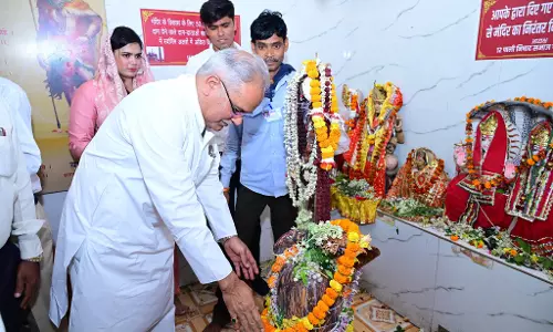 ठकुराईन टोला में भूपेश बघेल ने भोलेनाथ के दर्शन किए