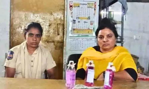 Nirmal में रिश्वत लेते तेलंगाना के 2 आबकारी अधिकारी पकड़े गए