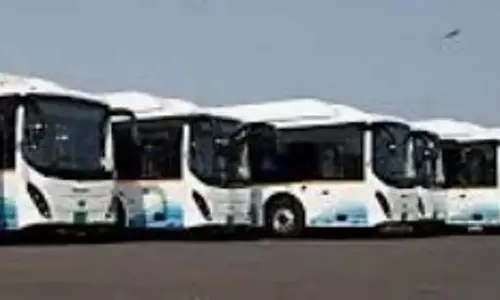 KTC डिपो में चार्जिंग पैनल में खराबी के कारण दक्षिण गोवा में इलेक्ट्रिक बस सेवा बाधित KTC डिपो में चार्जिंग पैनल में खराबी के कारण दक्षिण गोवा में इलेक्ट्रिक बस सेवा बाधित