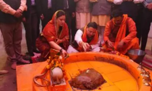 Uttarakhand: वनखंडी महादेव मंदिर में सीएम धामी ने जलाभिषेक कर लिया आशीर्वाद