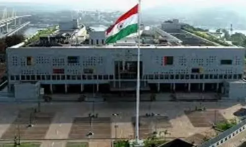 Bombay HC ने साल नदी और सालपेम झील में सीवेज प्रदूषण पर तत्काल कार्रवाई का आदेश दिया Bombay HC ने साल नदी और सालपेम झील में सीवेज प्रदूषण पर तत्काल कार्रवाई का आदेश दिया
