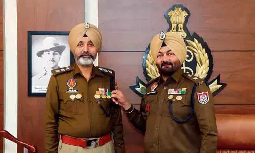 डीजीपी ने DSP Omkar Singh Barar को प्रशस्ति पत्र प्रदान किया