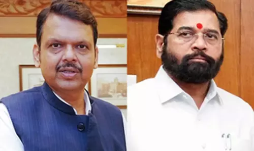 शिवसेना (यूबीटी) के मुखपत्र ने CM Fadnavis की प्रशंसा की, उपमुख्यमंत्री शिंदे पर निशाना साधा शिवसेना (यूबीटी) के मुखपत्र ने CM Fadnavis की प्रशंसा की, उपमुख्यमंत्री शिंदे पर निशाना साधा