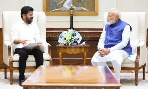 Telangana: सीएम रेवंत रेड्डी ने प्रधानमंत्री मोदी से मुलाकात की Telangana: सीएम रेवंत रेड्डी ने प्रधानमंत्री मोदी से मुलाकात की