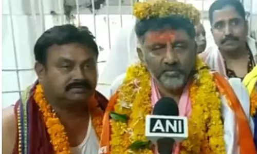 योगी सरकार ने कुंभ मेले का शानदार आयोजन किया, मैं हिंदू पैदा हुआ, हिंदू ही मरूंगा: DK Shivkumar