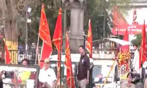 भक्तों ने महा शिवरात्रि पर देवी भद्रकाली की भव्य 6.25 किलोमीटर लंबी नगर शोभा यात्रा निकाली भक्तों ने महा शिवरात्रि पर देवी भद्रकाली की भव्य 6.25 किलोमीटर लंबी नगर शोभा यात्रा निकाली